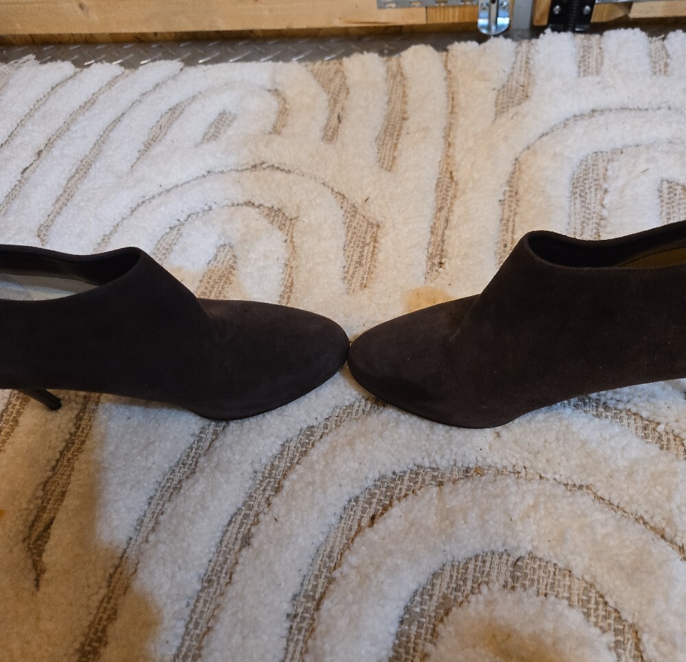 Jimmy Choo Shoes - Picture 5 of 8